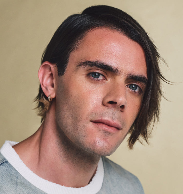 man hair styled with bleached tips